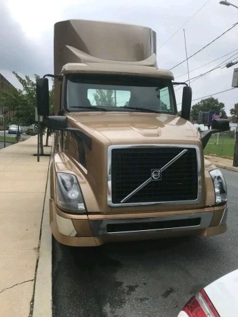 heavy-duty-truck-available-for-sale-or-rent-big-4